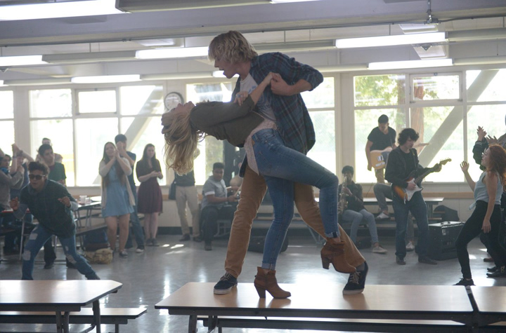 Молодежная комедия «Статус обновлен» вышел фильм в2018 году.