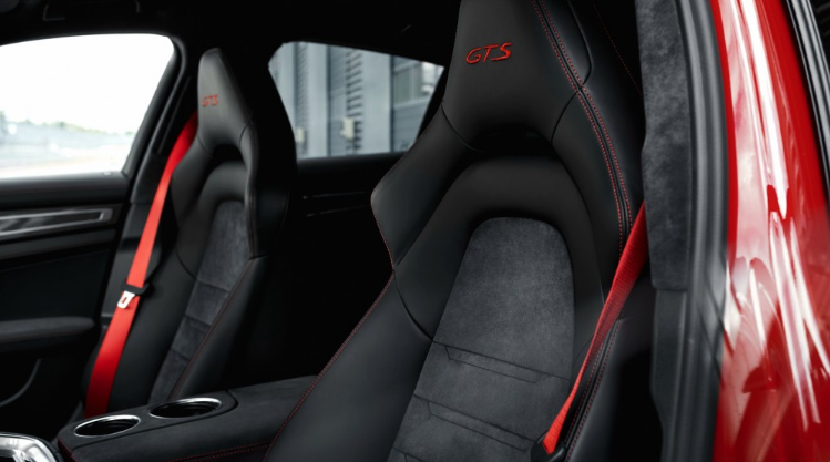 Porsche Panamera GTS(2019 – 2020)