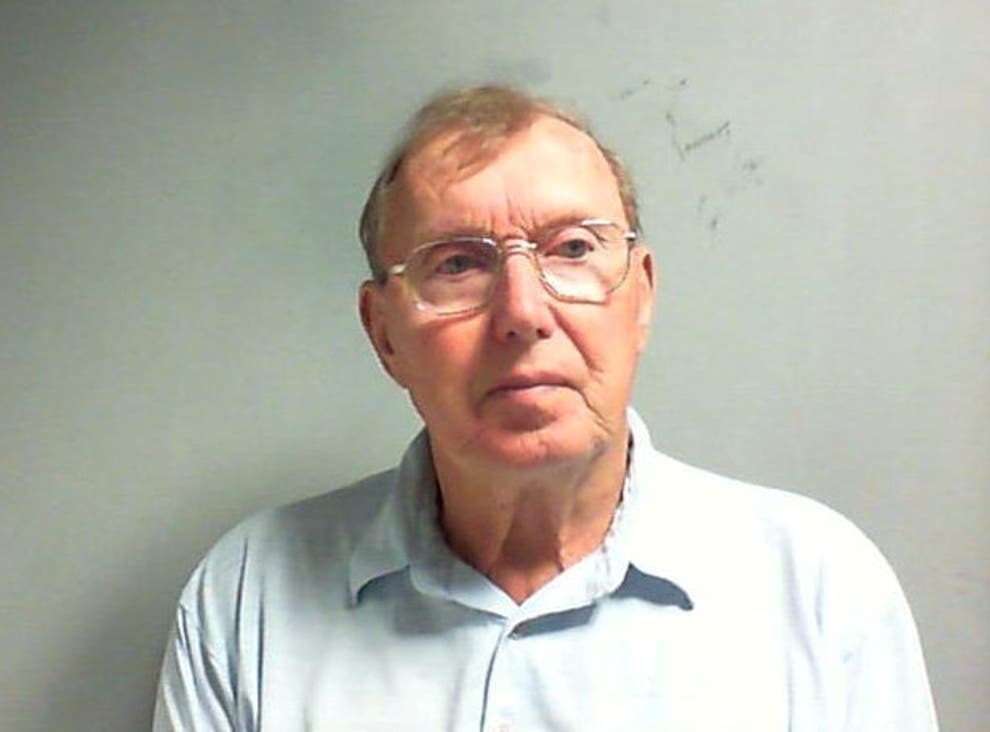 Женщине приказали разрешить мужчине, изнасиловавшему ее, жить в семейном доме