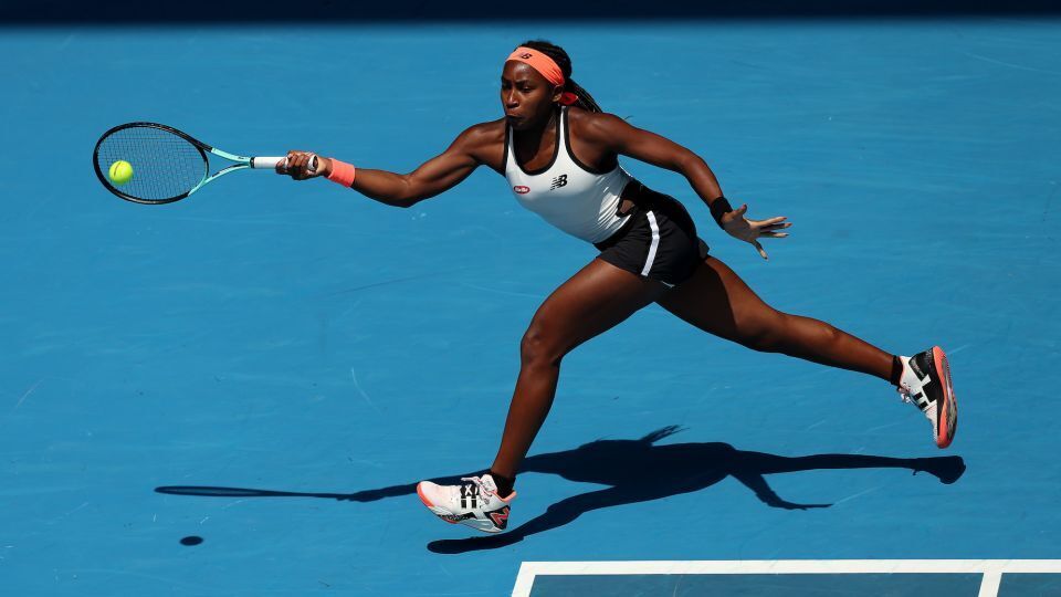 Коко Гауфф в слезах, когда ей грозит поражение на Открытом чемпионате Австралии