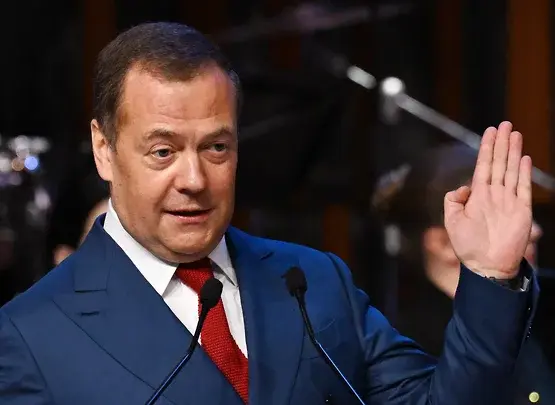 Медведев ожидает создание новой военной коалиции "против Америки"