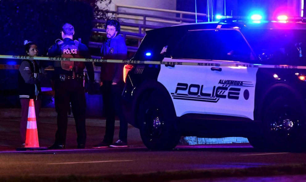 По меньшей мере 10 человек погибли в результате массовой стрельбы в Монтерей-парке в Калифорнии.