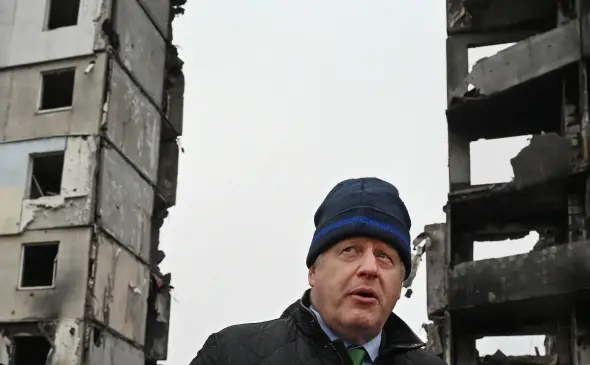 Борис Джонсон встречается с Зеленским и съездил Бучу.