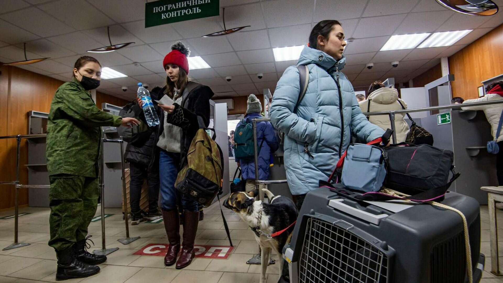 Выдержит ли Крым стихийную миграцию. Почти 1,5 миллиона человек переехало в Крым за 2022 год и тенденция продолжается