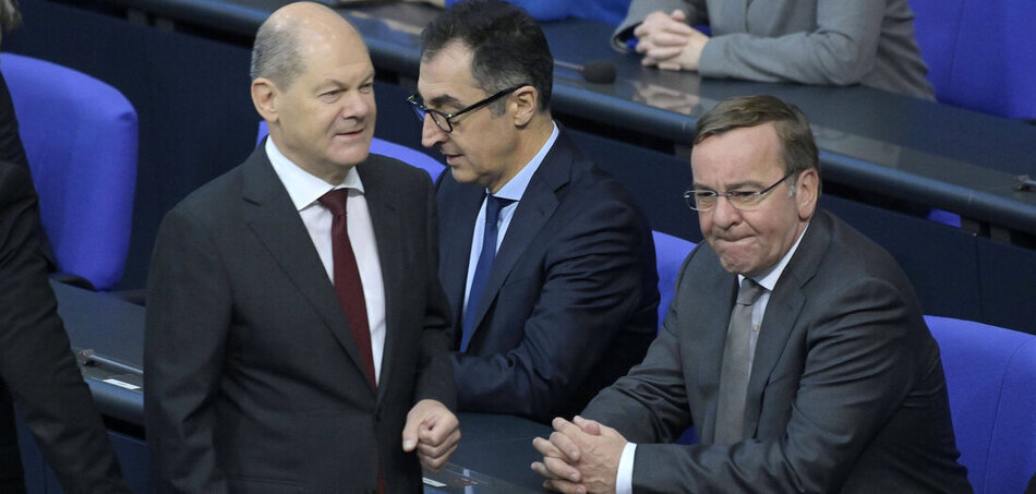 Средняя школа... Шольц выиграл время