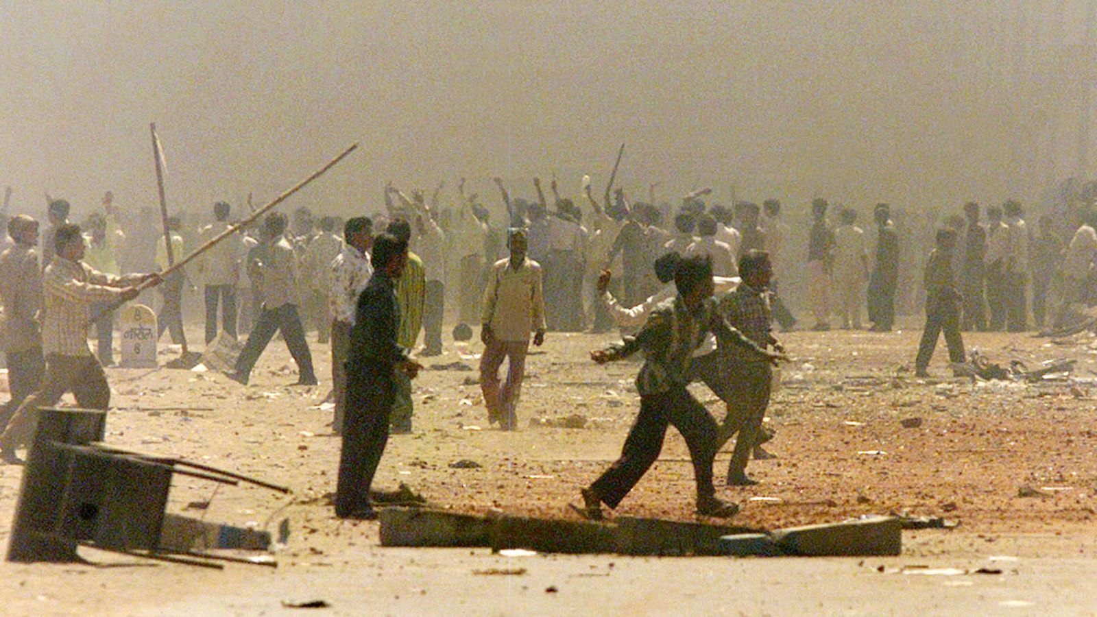 Индия использует чрезвычайные полномочия, чтобы заблокировать показ документального фильма BBC о премьер-министре Нарендре Моди в стране.