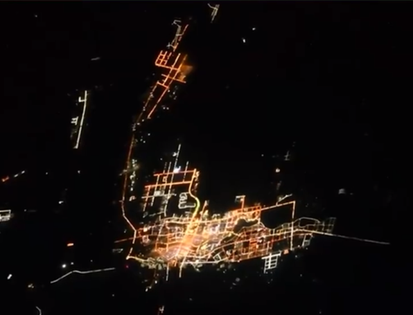 Российские космонавты сфотографировали Китай в новогоднюю ночь из космоса: ярко освещенный и сверкающий фейерверк