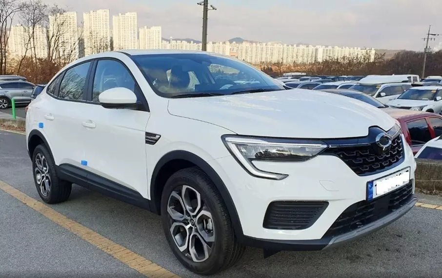 Российские дилеры начали продажу новых кроссоверов Samsung.