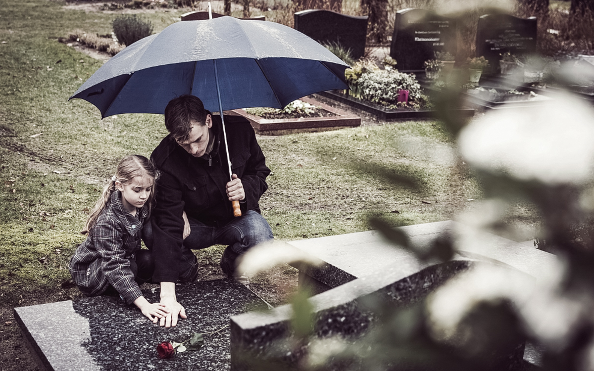 Дочка куда ты пошла с лопатой? Маму откопать...