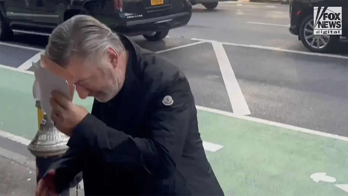 Алек Болдуин подвергся критике за первый пост в Instagram<span style=