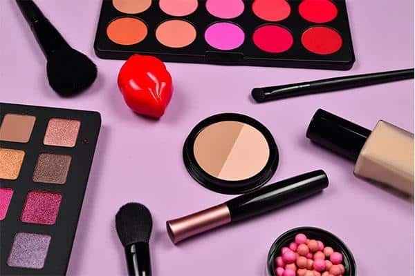 5 лучших советов по стойкому макияжу, которые помогут вам выглядеть свежо весь день