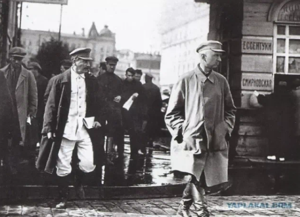 Почему после 1931 года Сталину запретили ходить пешком по улице