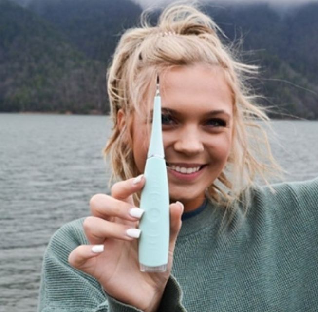 Как легко удалить бактериальный налет и зубной камень с зубов за 5 минут без посещения стоматолога