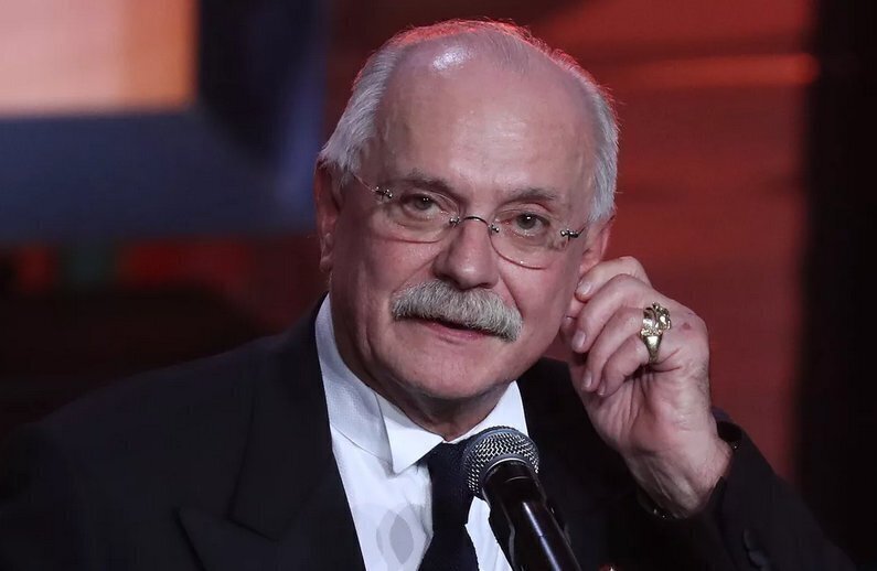 Никита Михалков сообщил, что его выписали из больницы