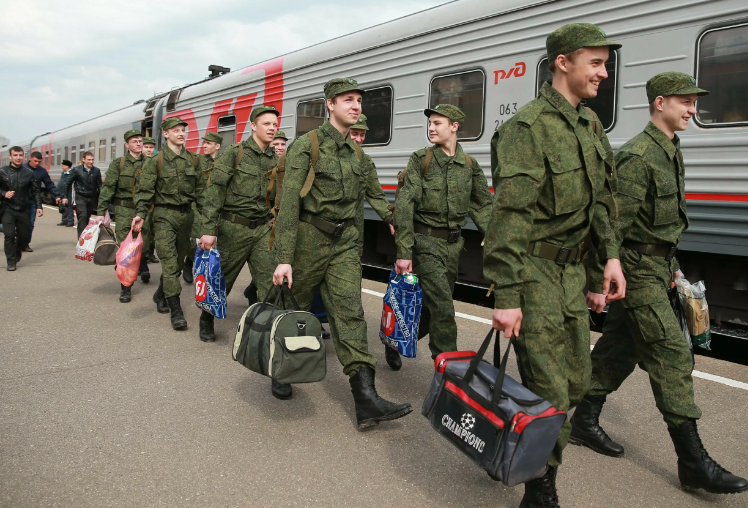 Идея достойная внимания. Госдума обсуждает вариант призыва на военные сборы тех, кто не служил.