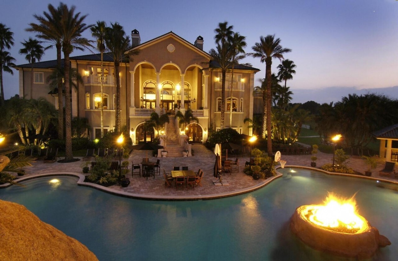 Может ли женщина помочь мужчине стать миллионером(доллары)?