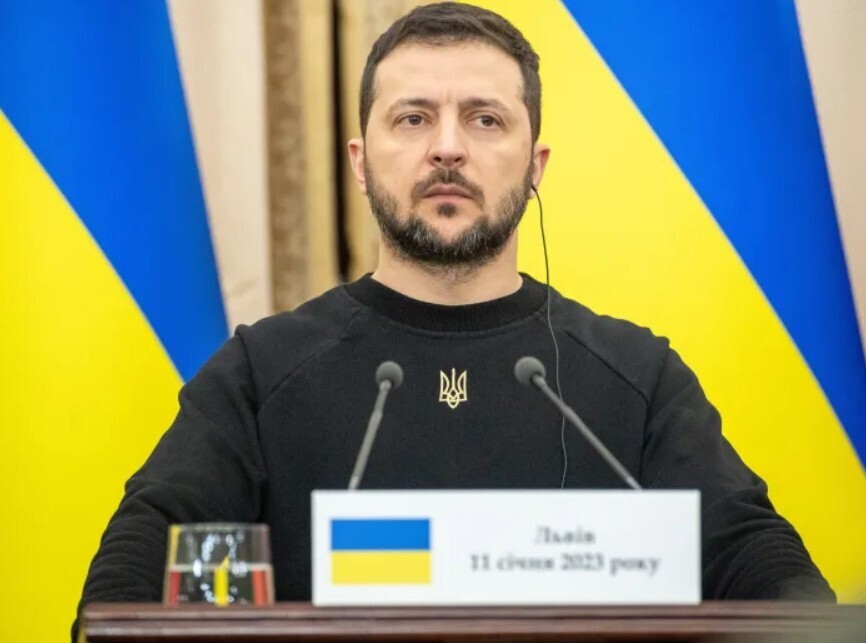 Зеленский уволил 9 высших чиновников после сообщений о том, что члены его правительства ездили в отпуск в Испанию и Францию и брали взятки .