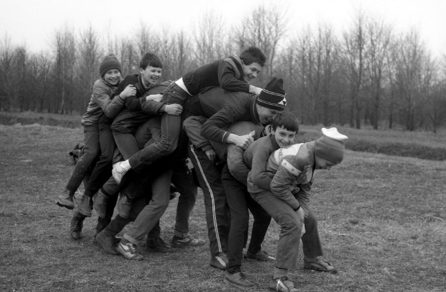 Как же выглядело детство в СССР без телефона и интернета? О таком детстве можно только мечтать или это был полный отстой? Какое детство лучше?