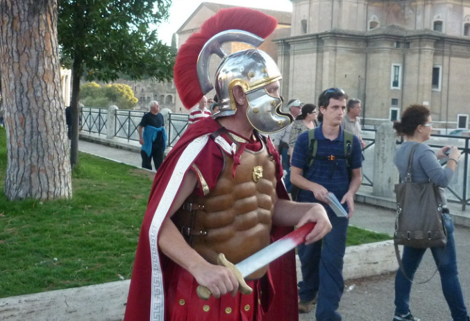 Памятка доверчивого туриста. Всемирные достопримечательности – это круто, но мошенники круче!!! Продолжение