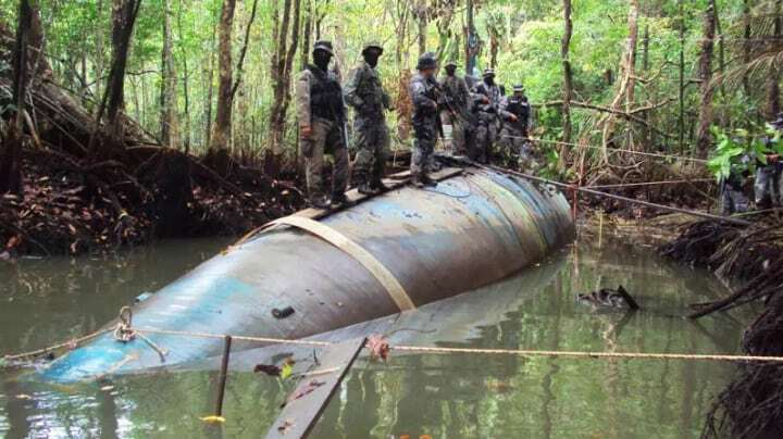 Заброшенные подводные лодки - уникальное зрелище, которое вызывает мурашки по коже.