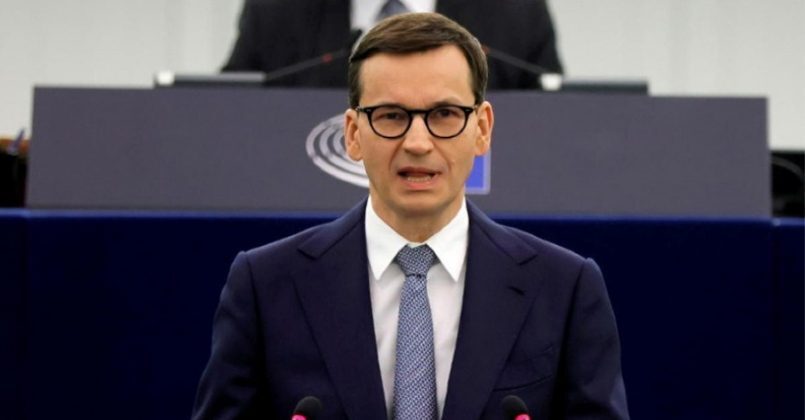 Премьер-министр Польши аплодирует канцлеру Германии за решение об отправке танков Leopard в Украину