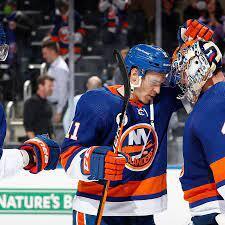 Жиру выводит "Сенаторз" на победу со счетом 2:1 над "Айлендерс"