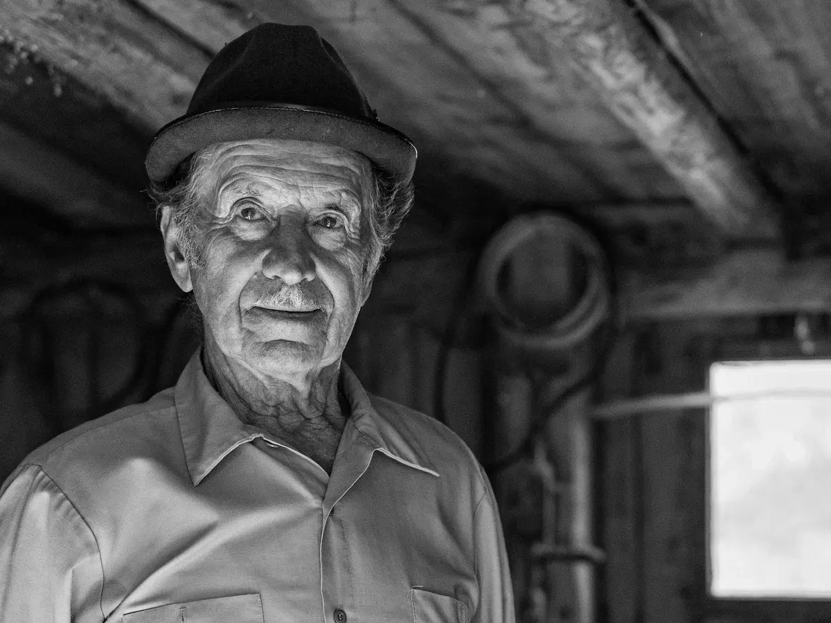 Сколько получали пенсионеры в 80-е годы в пересчете на наши деньги, или же все таки получали мешок сахара ?