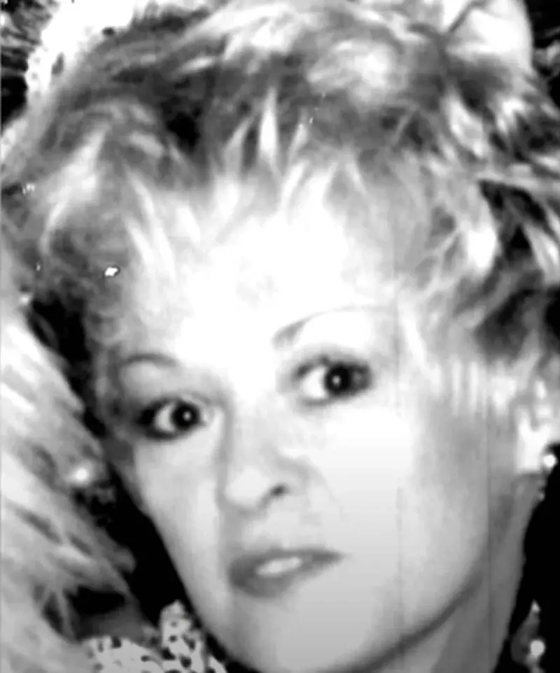 Исчезновение двух учениц.