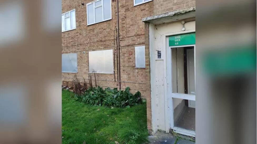 Лаура Уинхэм: женщина из Суррея пролежала мертвой в квартире три года, по словам семьи