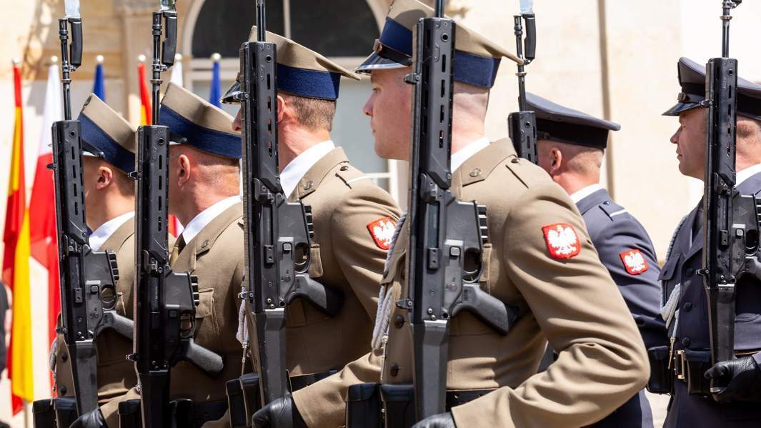 Ru:Польша снова появилась на просторах новостных эпизодов! En: Poland has reappeared in the news episodes!