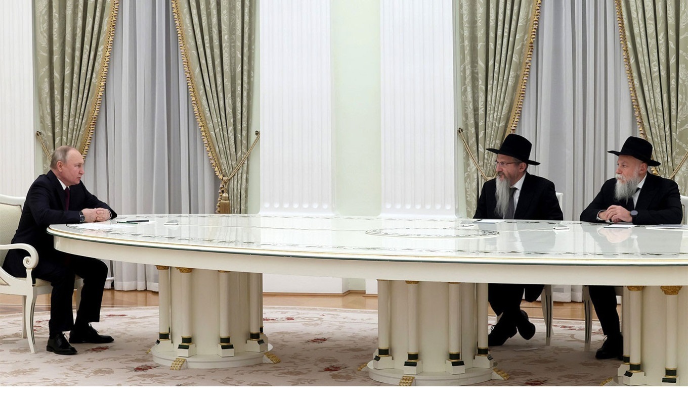 Путин осуждает "неонацистов" в Украине в День памяти жертв Холокоста