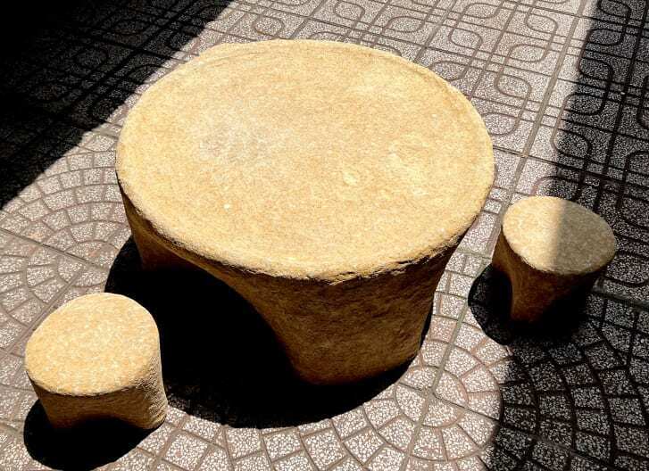 Колонки с коровьим навозом и коврики из собачьей шерсти: инновационная разработка на Сингапурской неделе дизайна