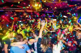 Хотите меньше пить или оставаться трезвым? Вот как справиться с социальным давлением!