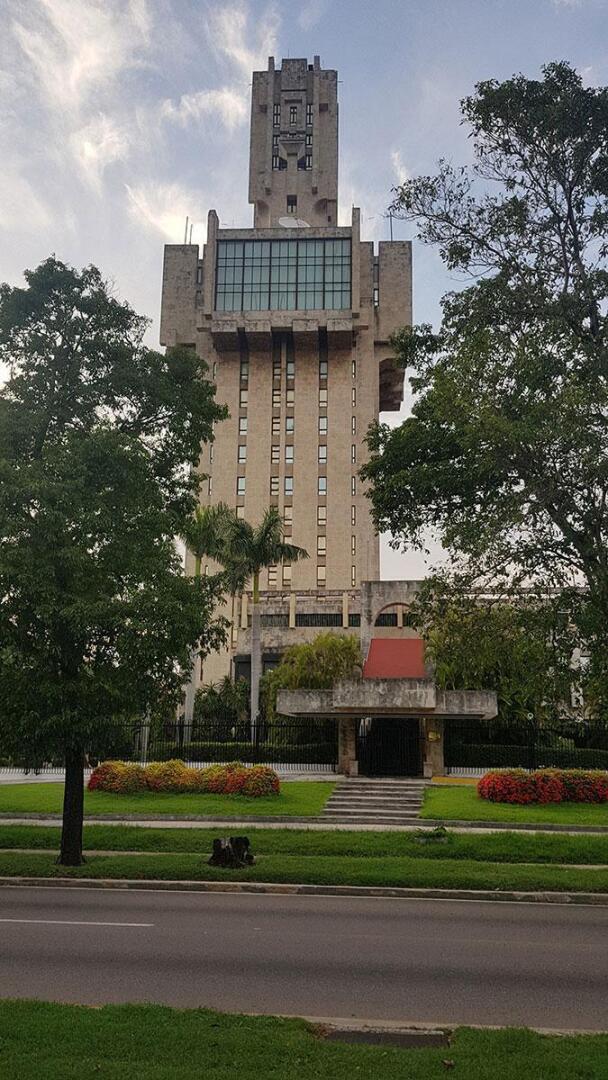 10 самых страшных посольств России по всему миру