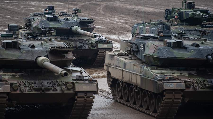 Медведев ставит под сомнение ведение Третьей мировой войны с помощью танков и истребителей.