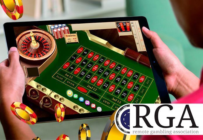 Большинство игр разрабатываются для мобильных устройств, портативных систем и платформ ПК.