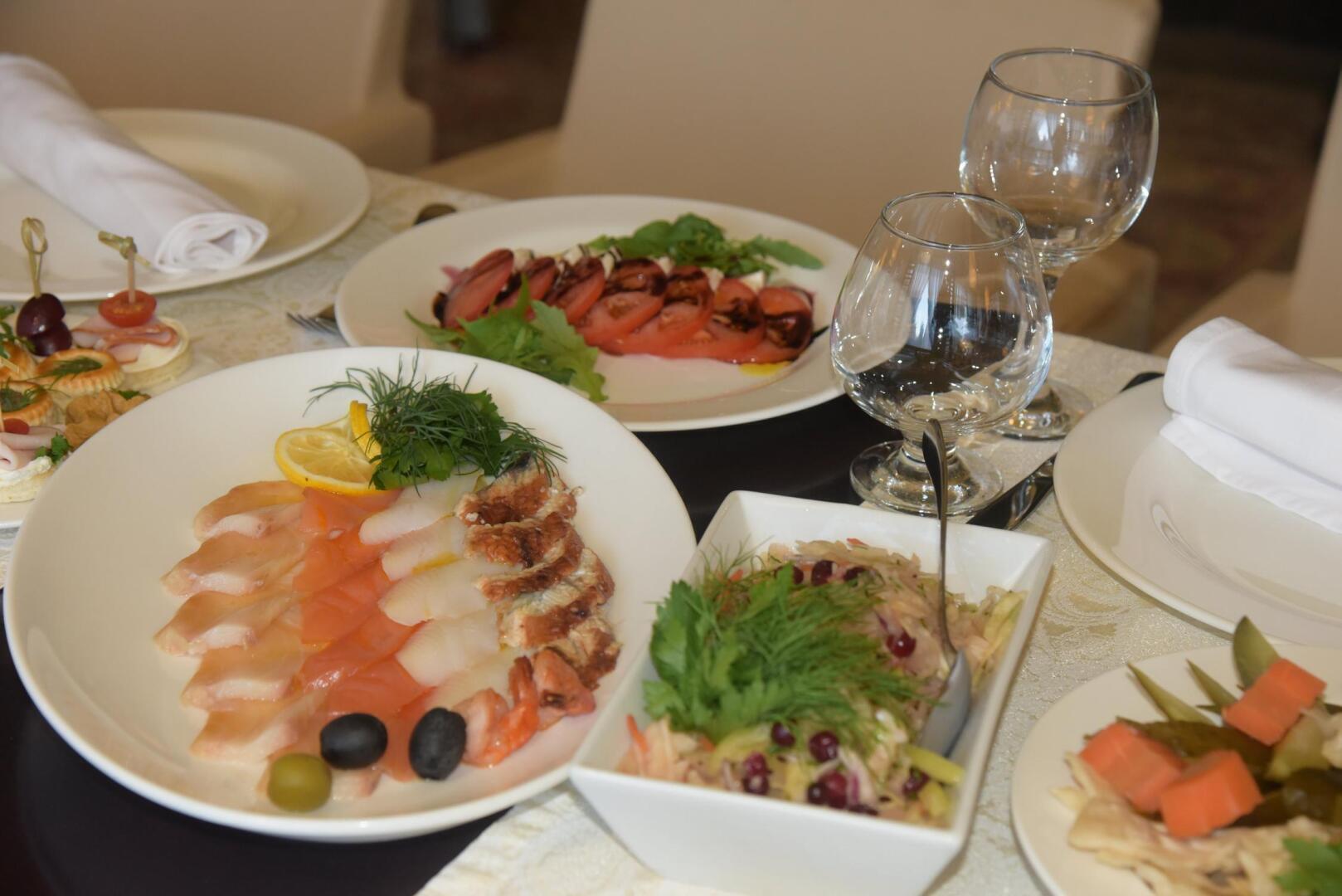 Мы являемся семейным рестораном в центре Токио с долгой историей.