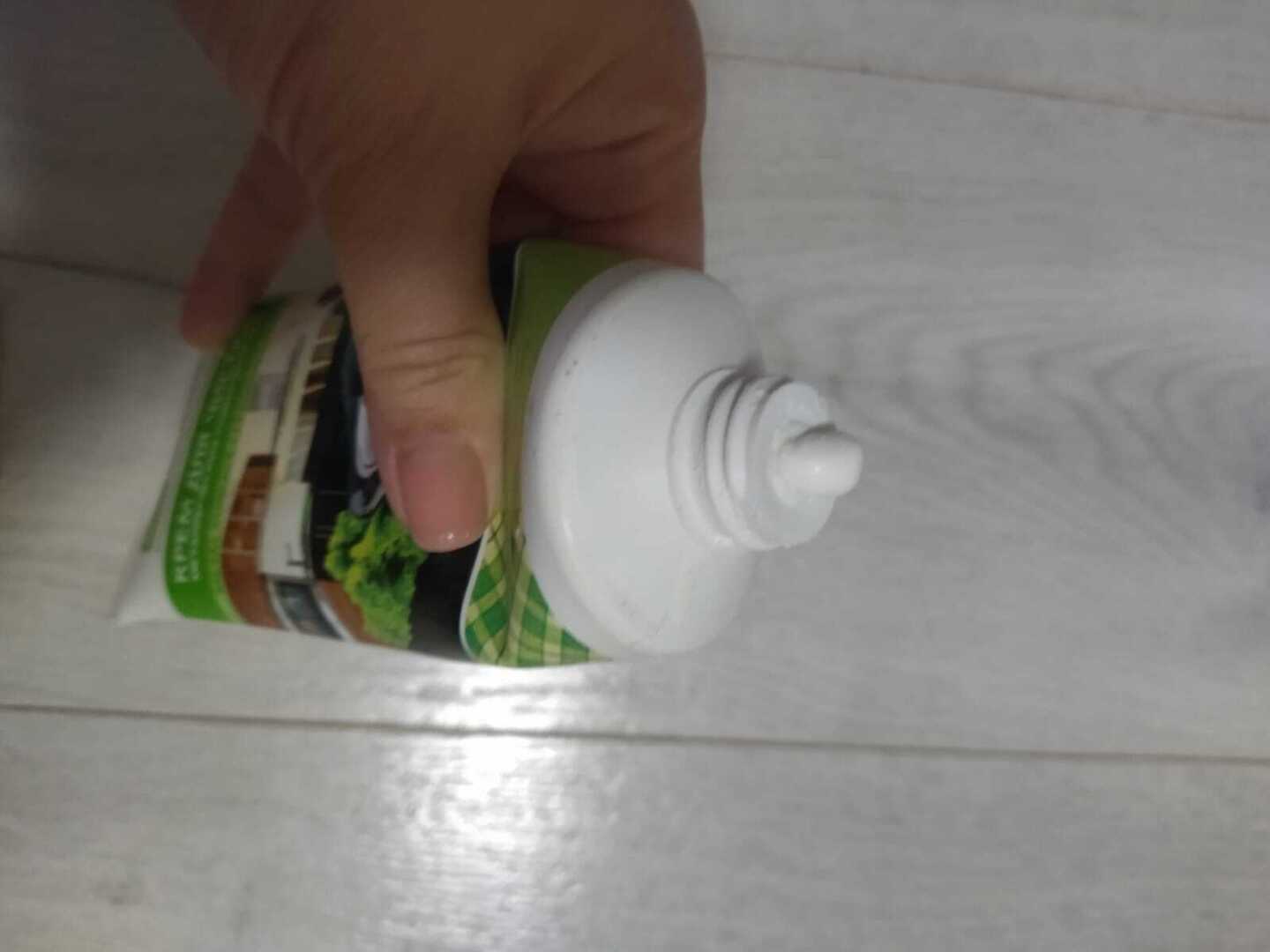 Крем Фаберлик для удаления загрязнений на посуде.