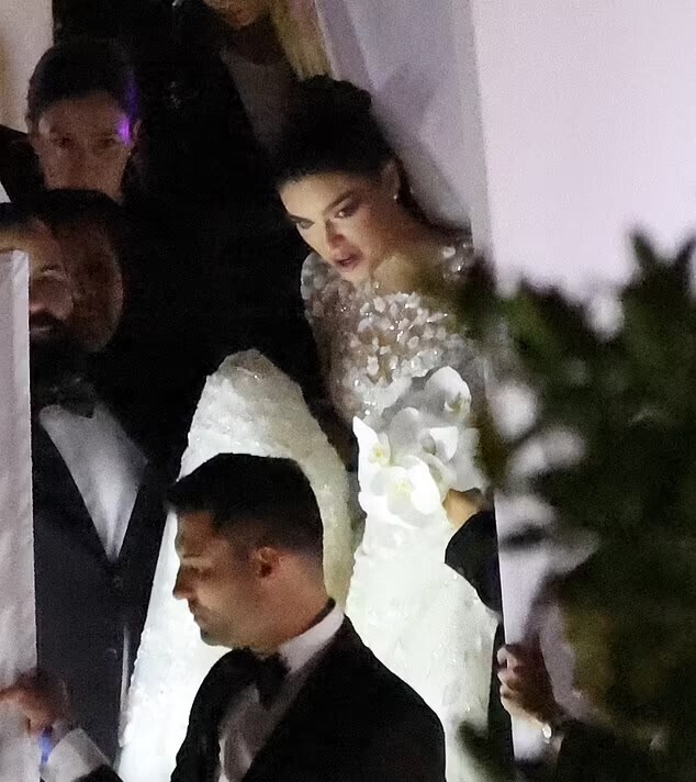 Марк Энтони женится в четвертый раз! 54-летний певец связывает себя узами брака со своей невестой Мисс Вселенная 23-летней Надей Феррейрой