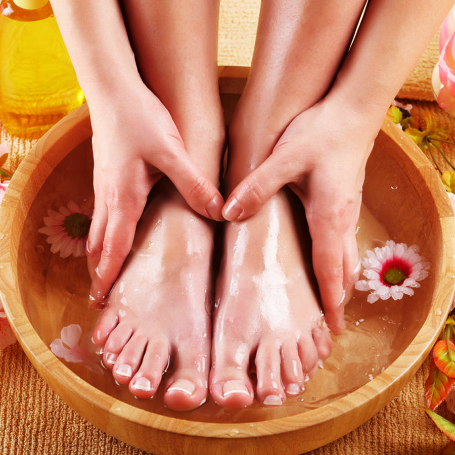 Несколько шагов к красивым ногам. Как правильно ухаживать за кожей ног.