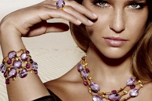 6 Причин, по которым женщины любят украшения.