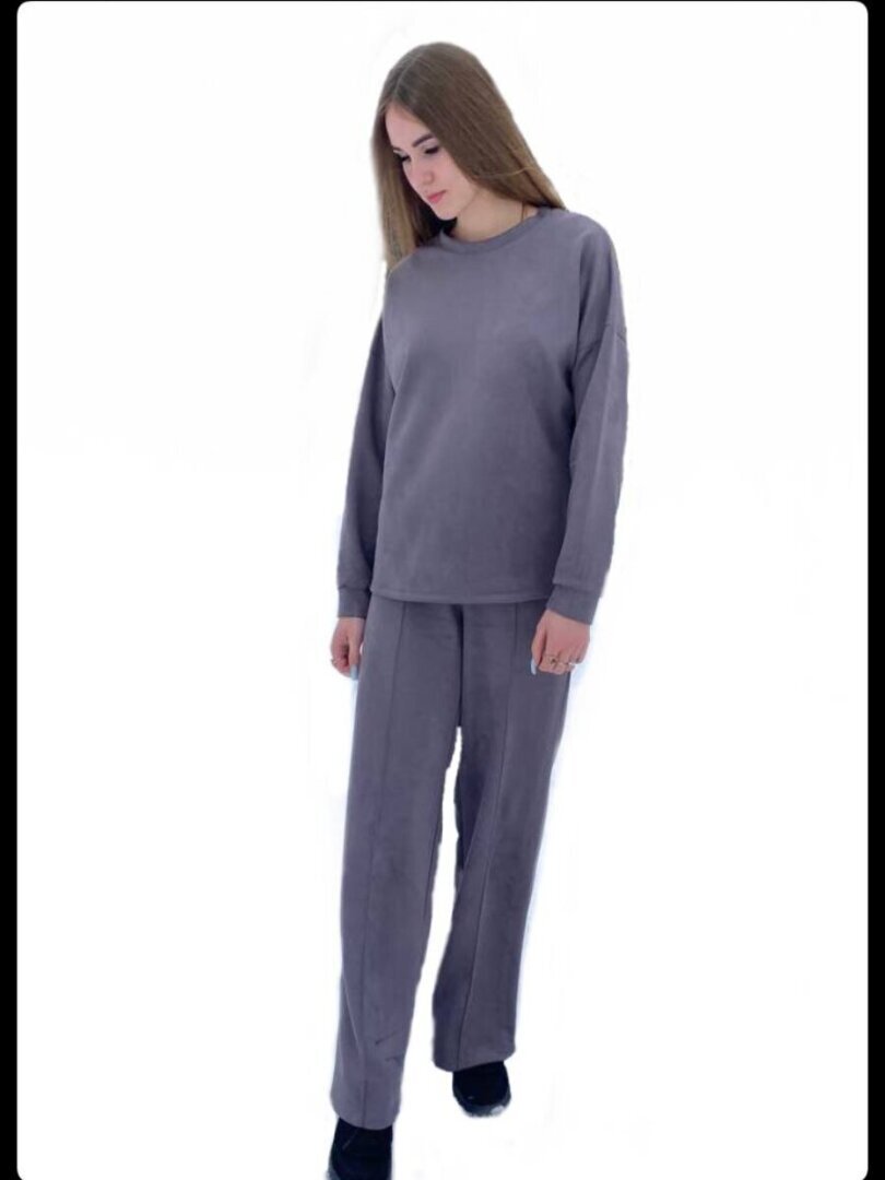 Тренд сезона. Женский костюм с брюками палаццо и кофтой