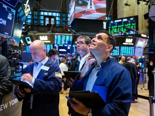 Акции падают в ожидании повышения ставок, Адани, Китай: обзор рынков