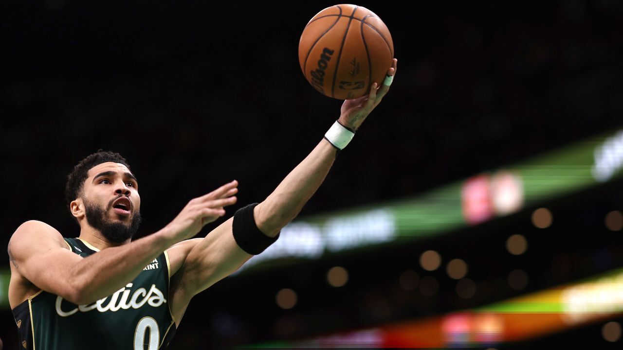 Судьи НБА признают "душераздирающую" ошибку в игре "Лейкерс" - "Селтикс", а Деннис Шредер призывает оштрафовать чиновников