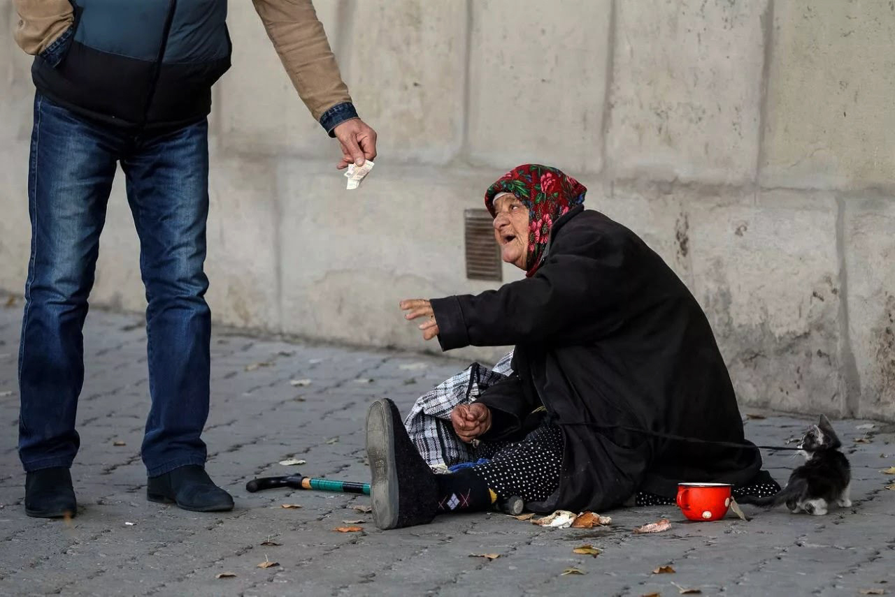 Почему в России столько бедных и как преодолеть эту проблему?