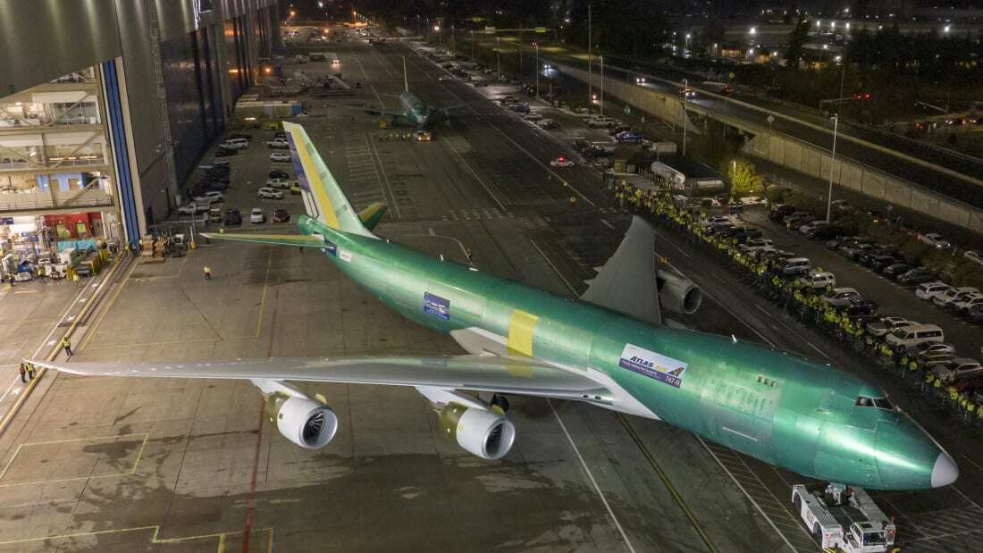 Статья на тему Боинг прощается с "Королевой небес" последней поставкой 747
