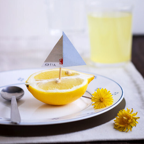 Как сделать веселые лодочки из кожуры цитрусовых?