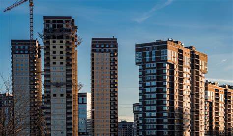 Будет ли дешеветь недвижимость в 2023 году в России?