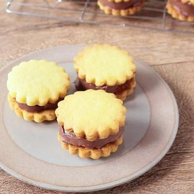 Бутерброд с шоколадным печеньем