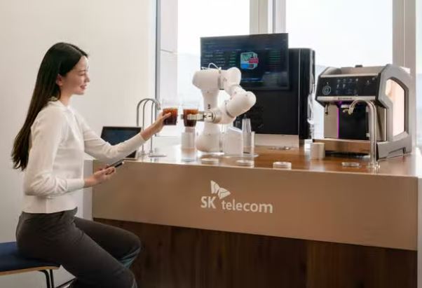 Робот-бариста может приготовить 20 напитков и управлять сетью кафе